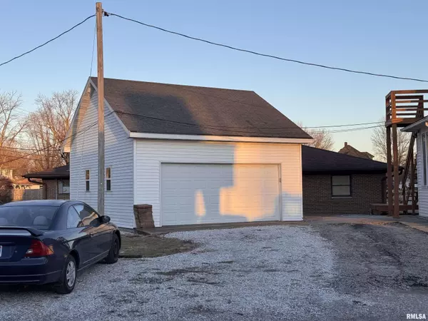 Macomb, IL 61455,702 E JACKSON ST