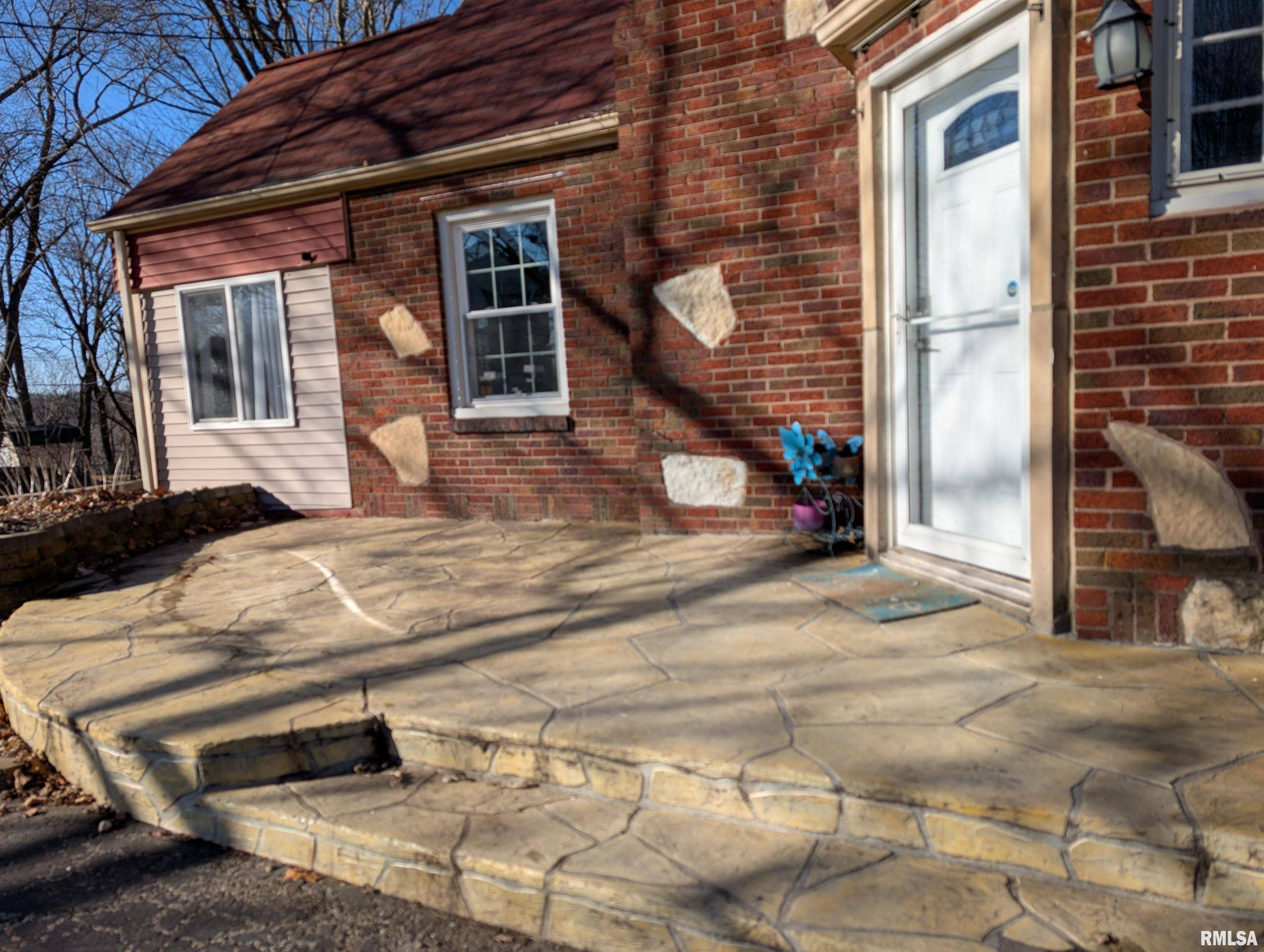 East Peoria, IL 61611,131 E AUTUMN LN