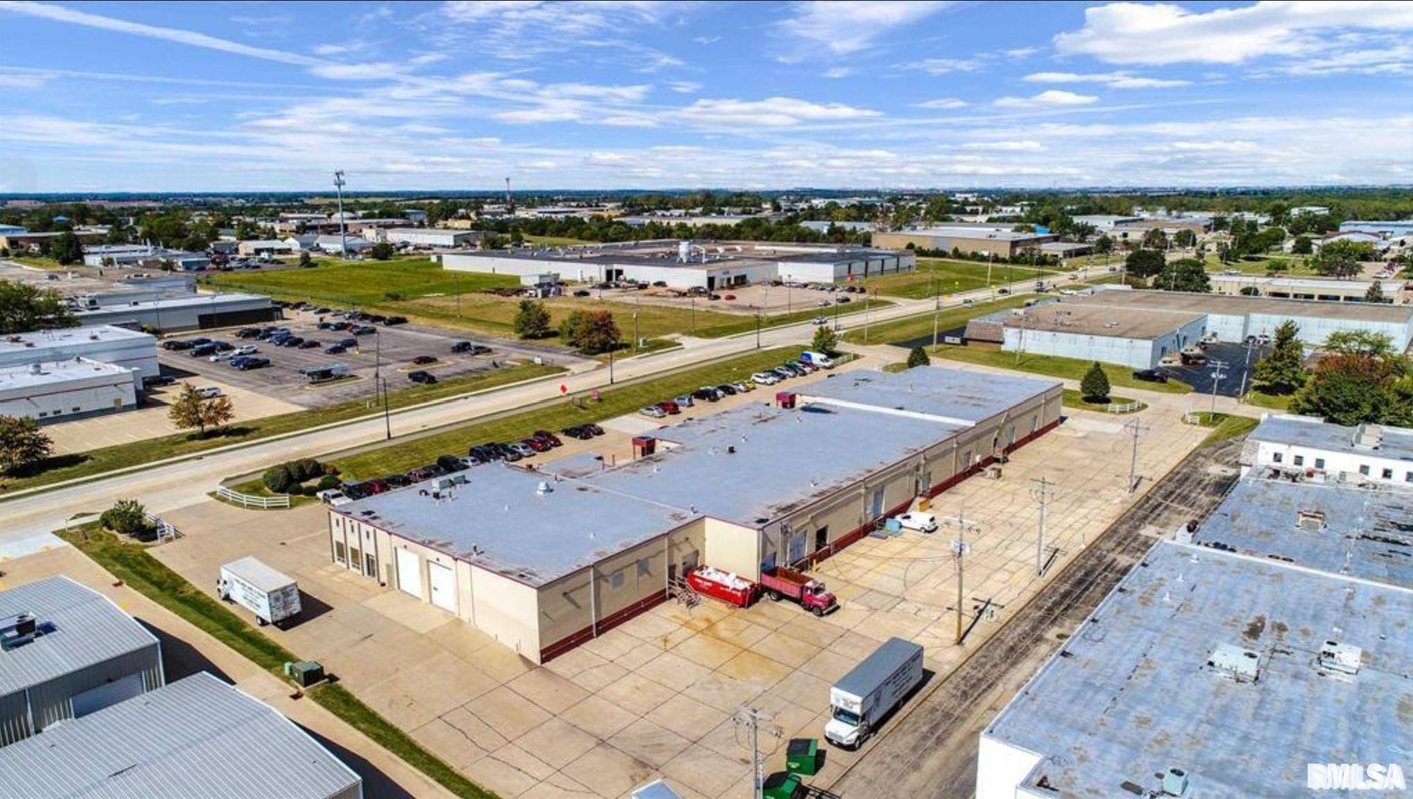 Peoria, IL 61615,8218 N UNIVERSITY ST