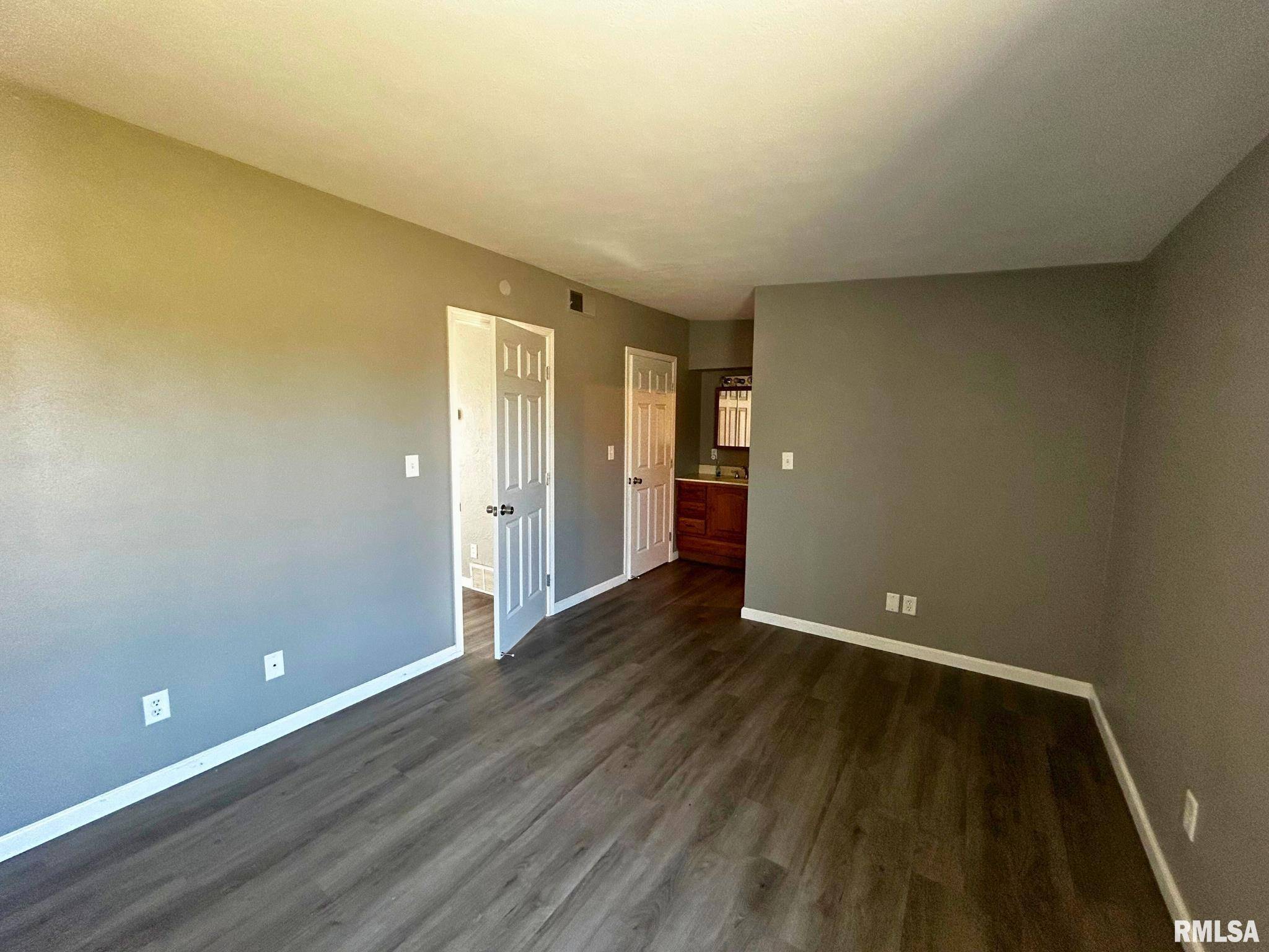 Peoria, IL 61615,6831 N FROSTWOOD Pkwy #13