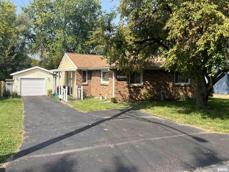 107 WALNUT ST, North Pekin, IL 61554-1051