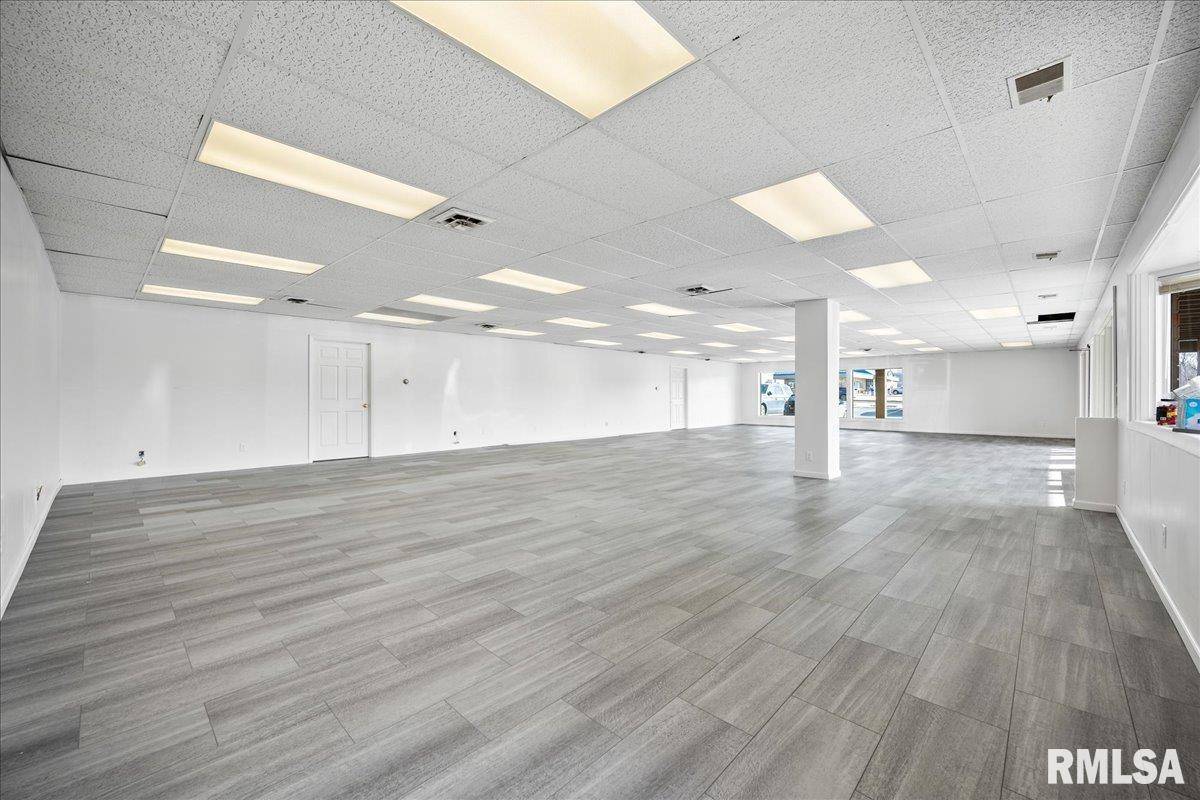 Peoria, IL 61614,4615 N UNIVERSITY ST