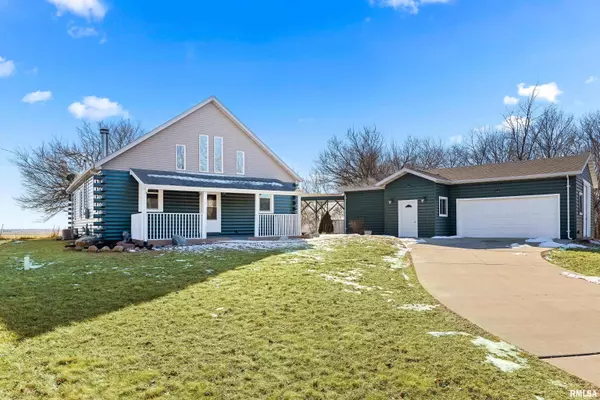 6 ELIZABETH WAY, Mackinaw, IL 61755