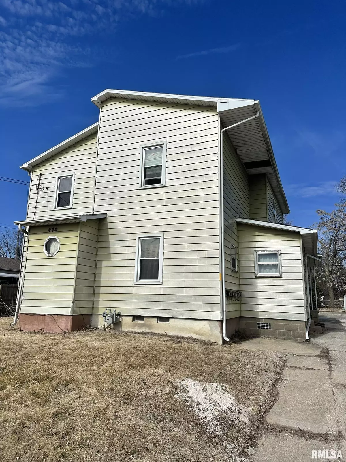Canton, IL 61520,443 E LOCUST ST
