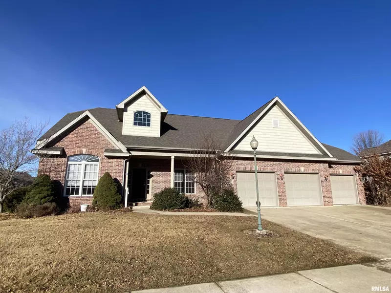 7103 N DRAYCOTT PL, Peoria, IL 61615