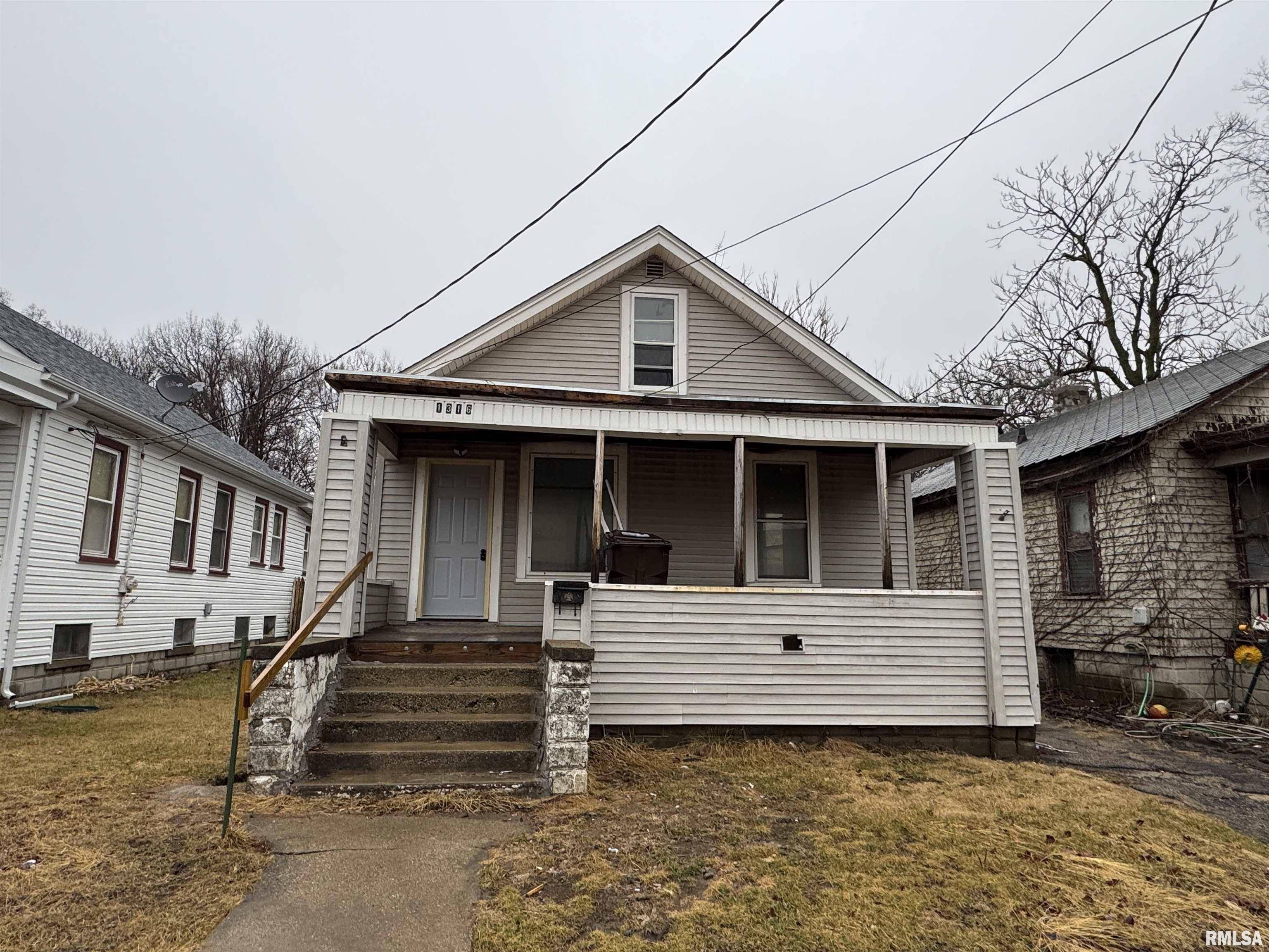 1316 N DOUGLAS ST, Peoria, IL 61606