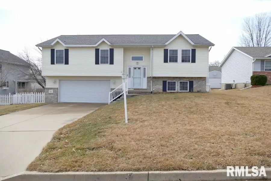 612 LIBERTY DR, East Peoria, IL 61611