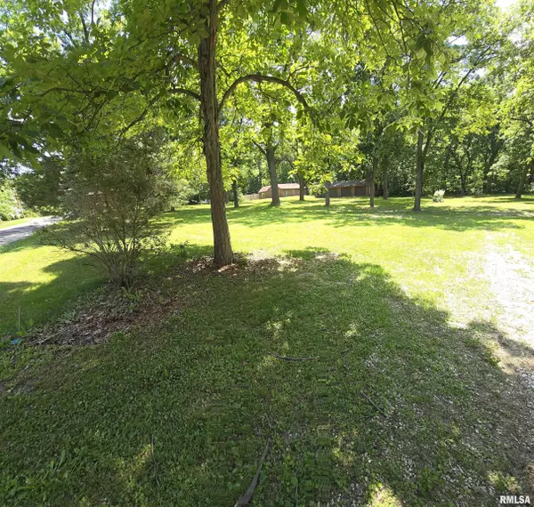 Peoria, IL 61615,4412 NE SCENIC DR