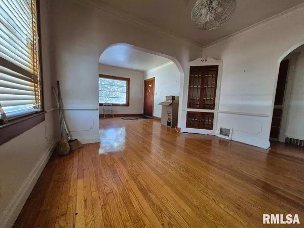 Peoria, IL 61605,2218 W BUTLER ST