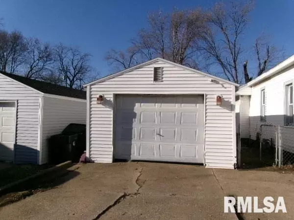 Pekin, IL 61554,263 KOCH ST
