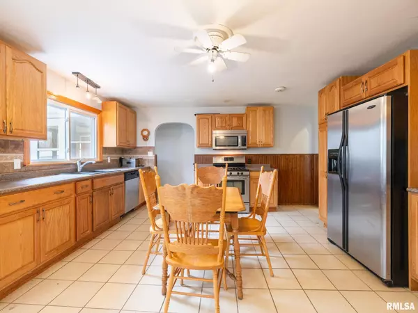 Farmington, IL 61531,210 S CONE ST