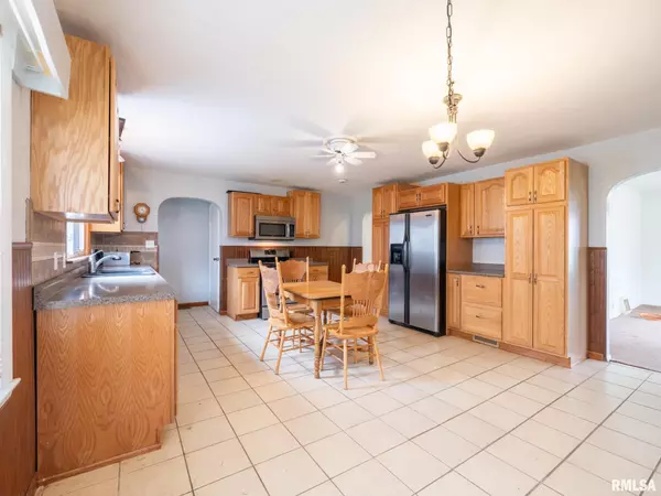 Farmington, IL 61531,210 S CONE ST