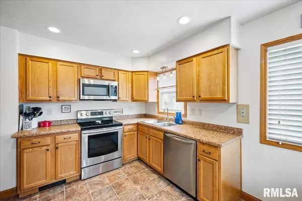 Galesburg, IL 61401,941 S FARNHAM ST