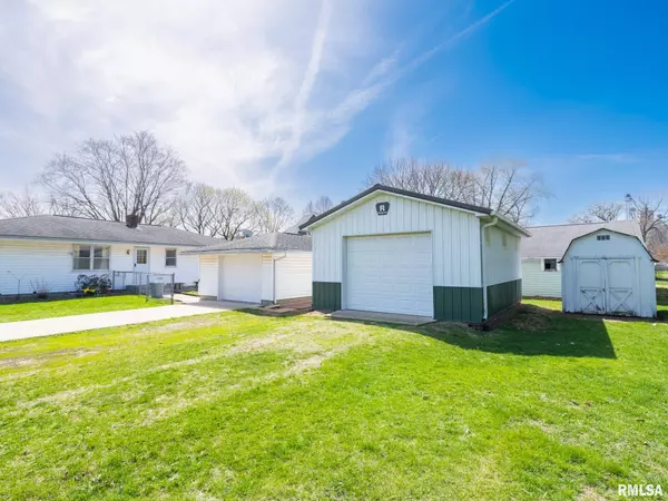 Delavan, IL 61734,509 E 6TH ST