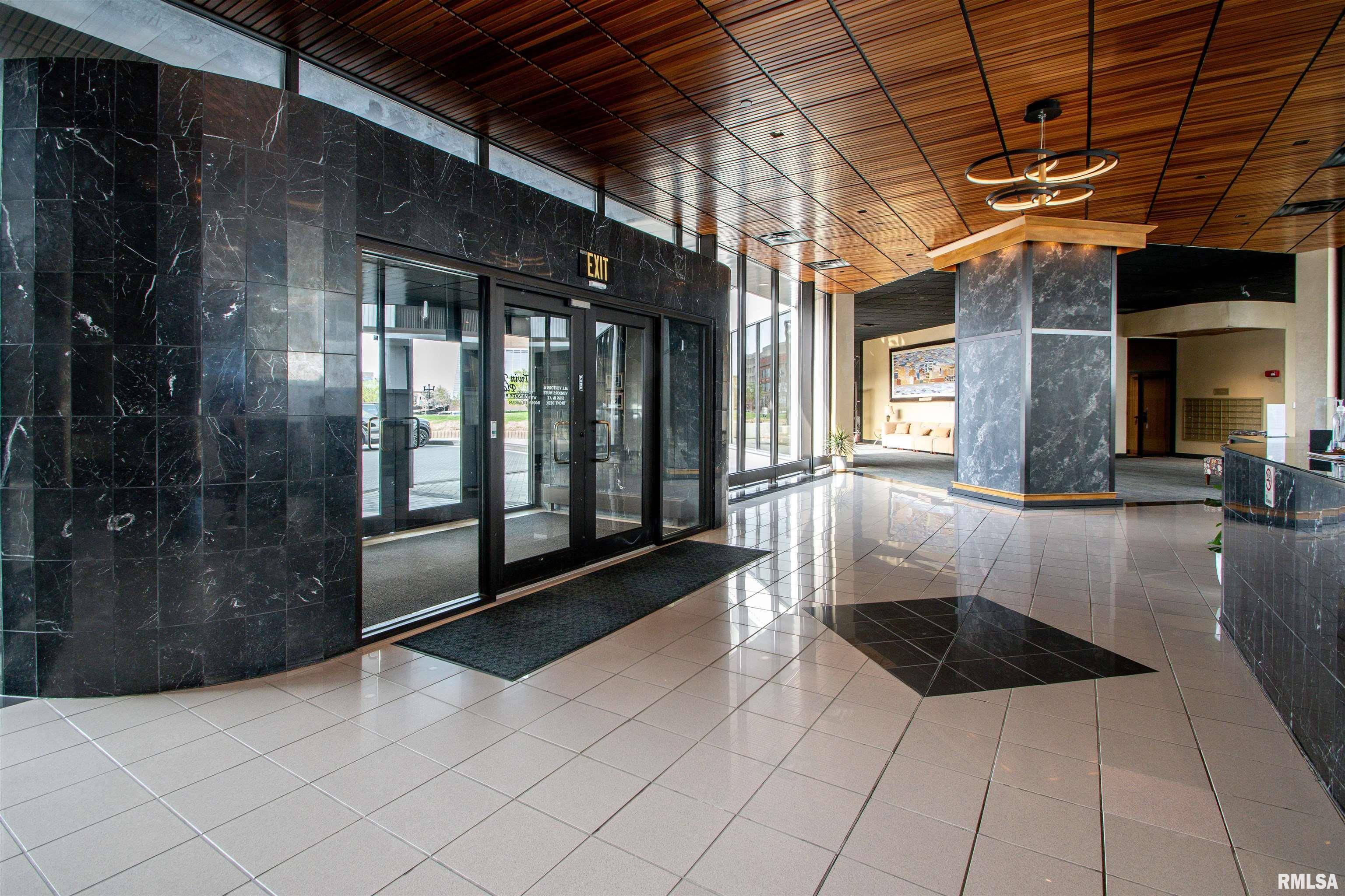 Peoria, IL 61602,125 SW JEFFERSON AVE #W2N