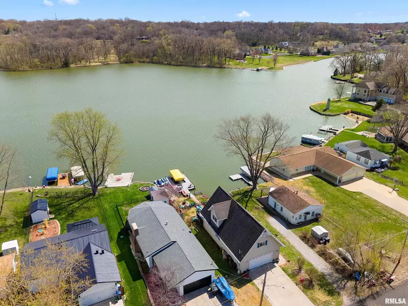 1800 MITCHELL ST, Pekin, IL 61554