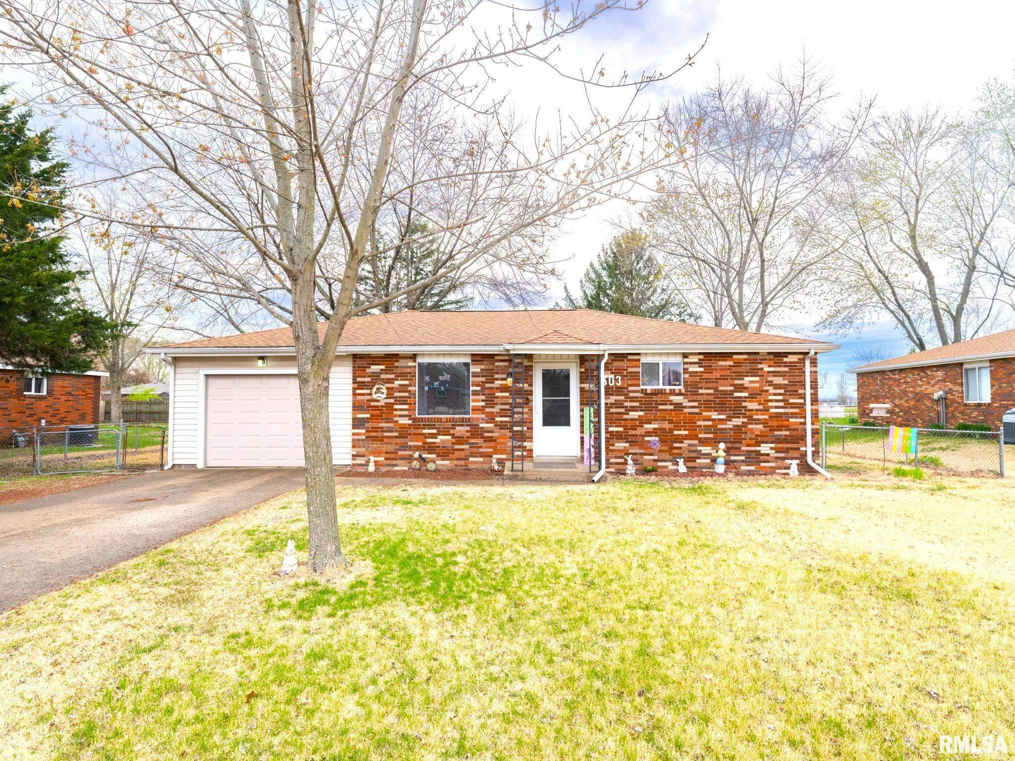 803 S Prairie LN, Manito, IL 61546