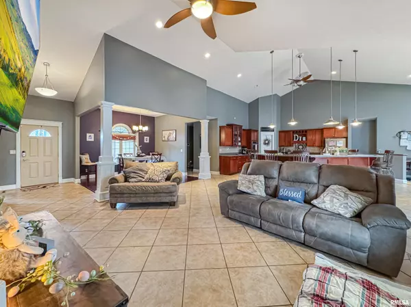 Tremont, IL 61568,508 N WEST ST