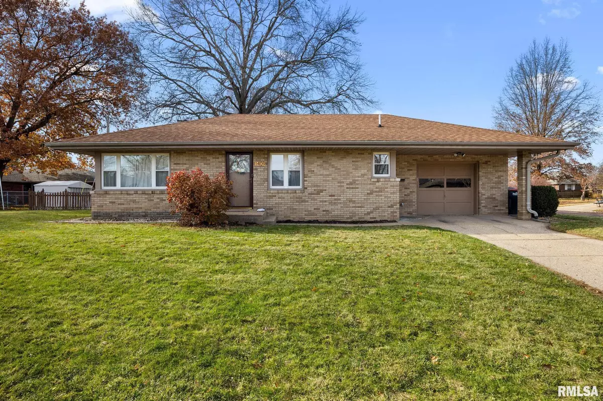 Pekin, IL 61554,1409 N 4TH ST