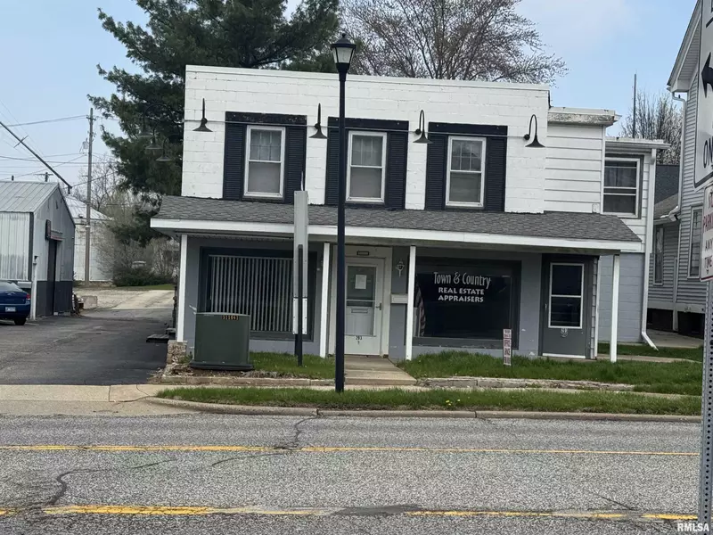 203 PEORIA ST #E, Washington, IL 61571