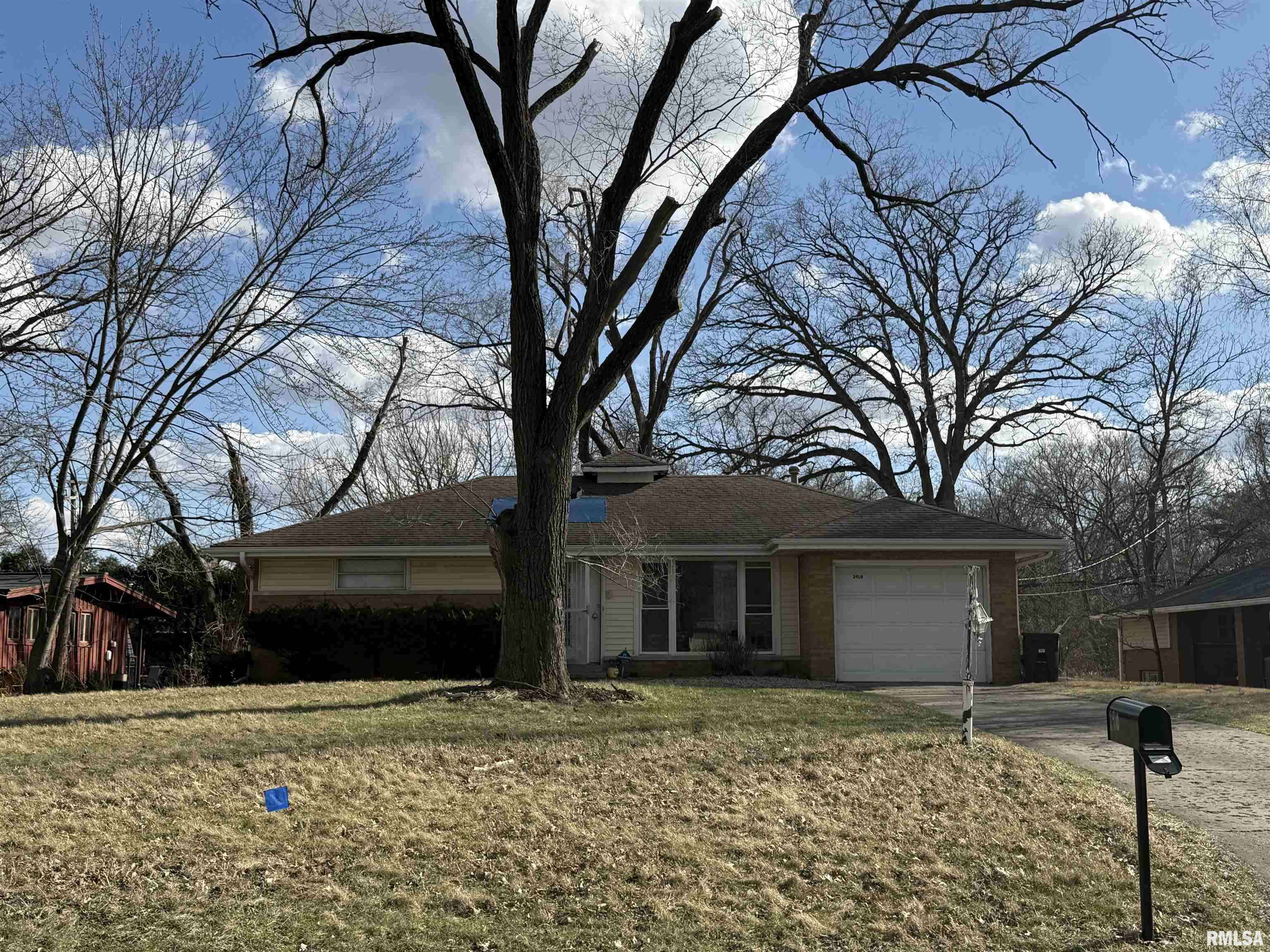 2910 W WESTPORT RD, Peoria, IL 61615