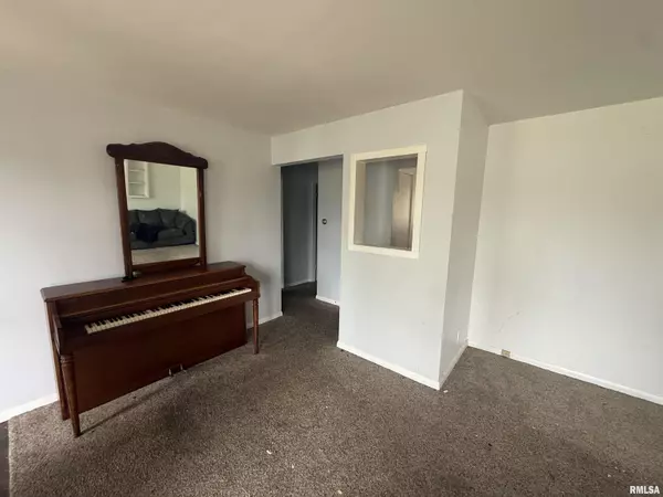 Peoria, IL 61615,2910 W WESTPORT RD