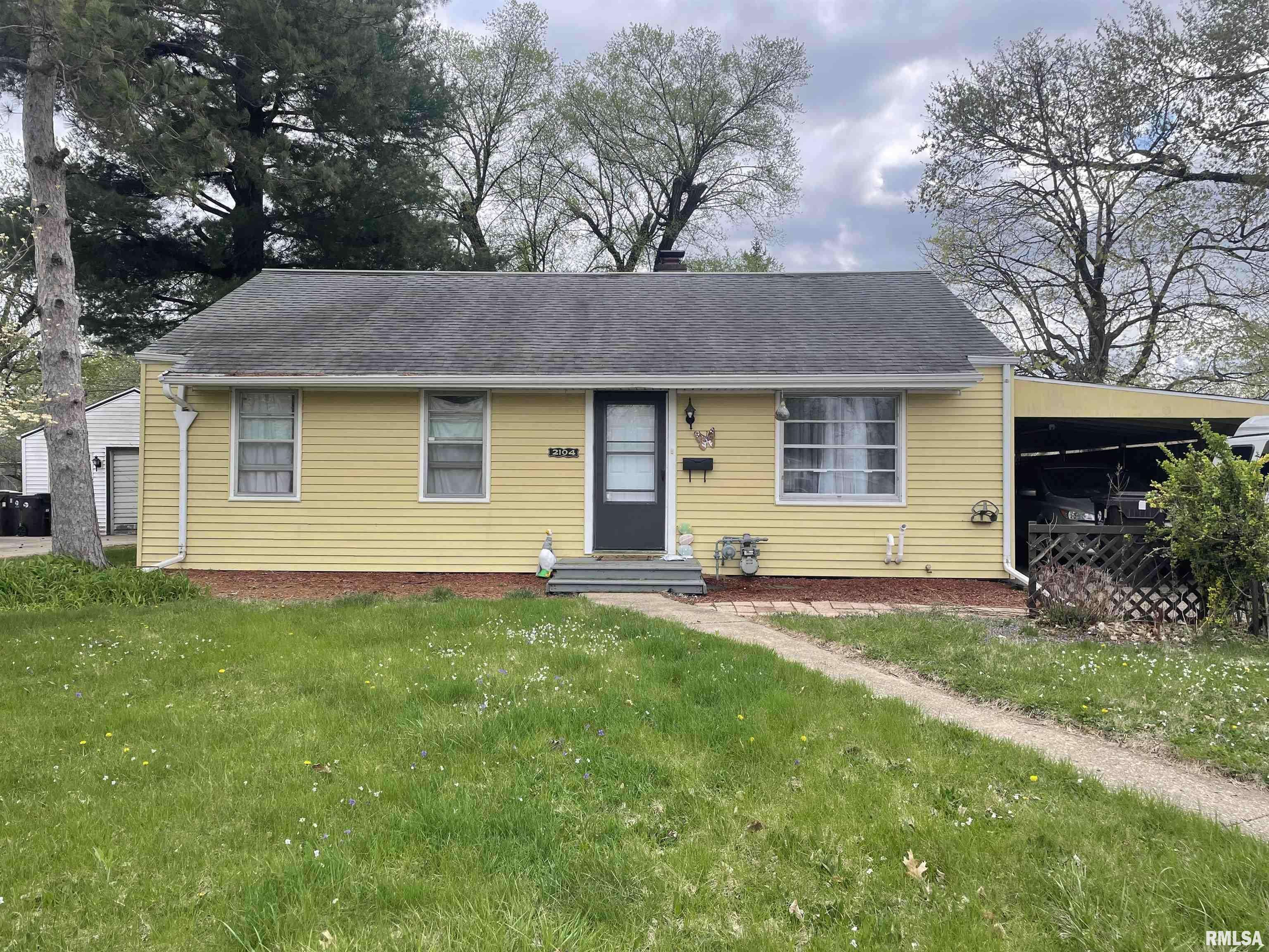 2104 W ARROWHEAD LN, Peoria, IL 61604