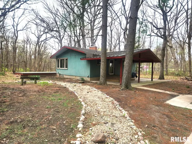 1008 W SINGING WOODS RD, Edelstein, IL 61526