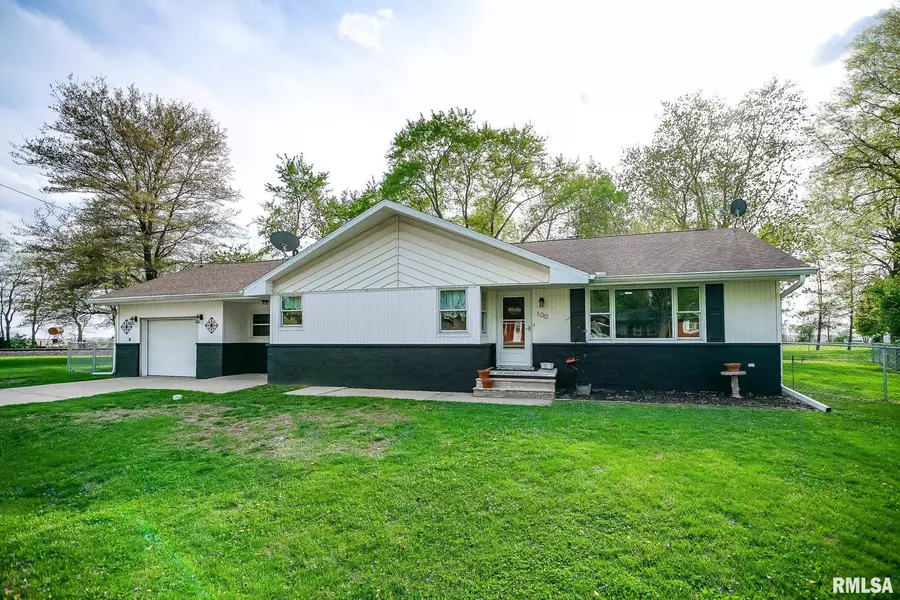 100 WEBER LN, Delavan, IL 61734