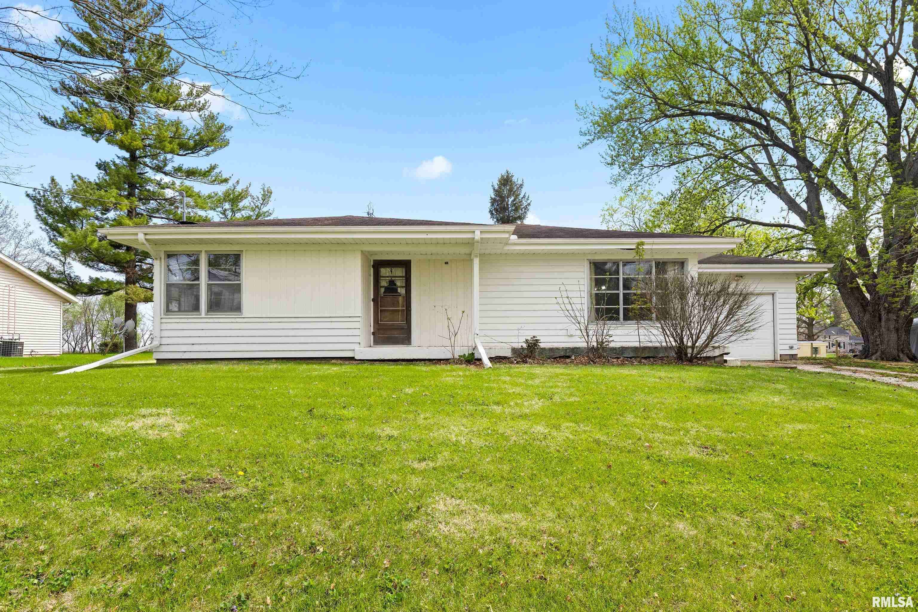 414 E JEFFERSON ST, Toulon, IL 61483
