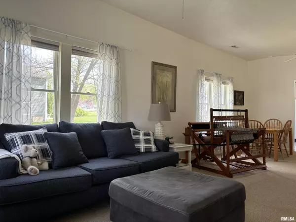 Lacon, IL 61540,216 N CENTER ST