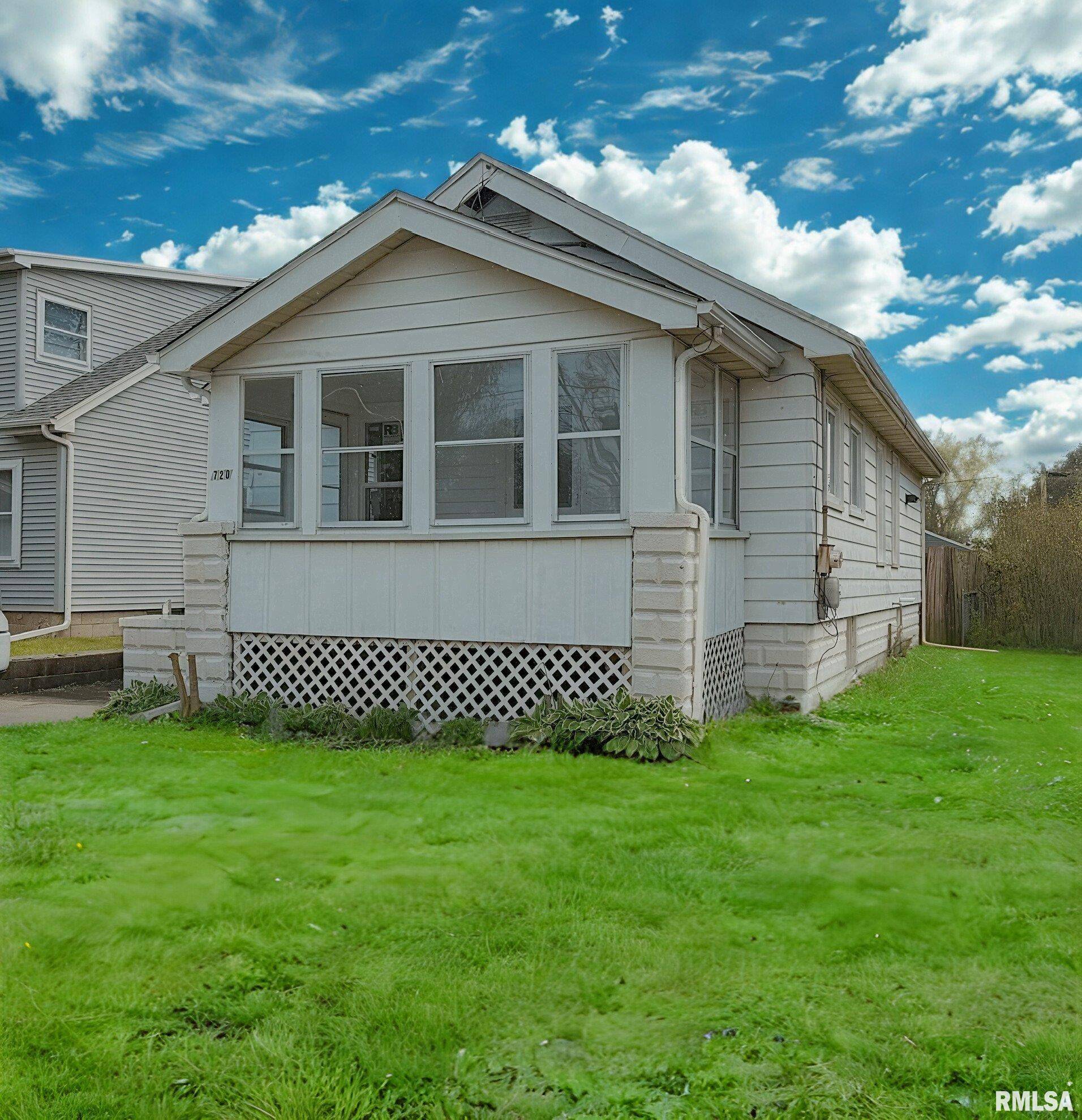 720 E GIFT AVE, Peoria, IL 61603