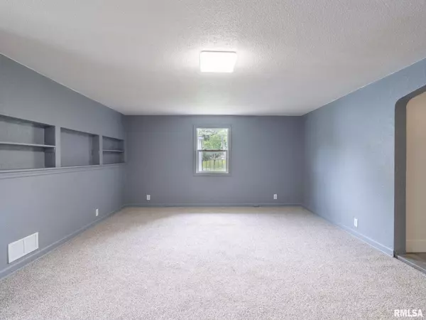 Creve Coeur, IL 61610,145 MAYWOOD AVE