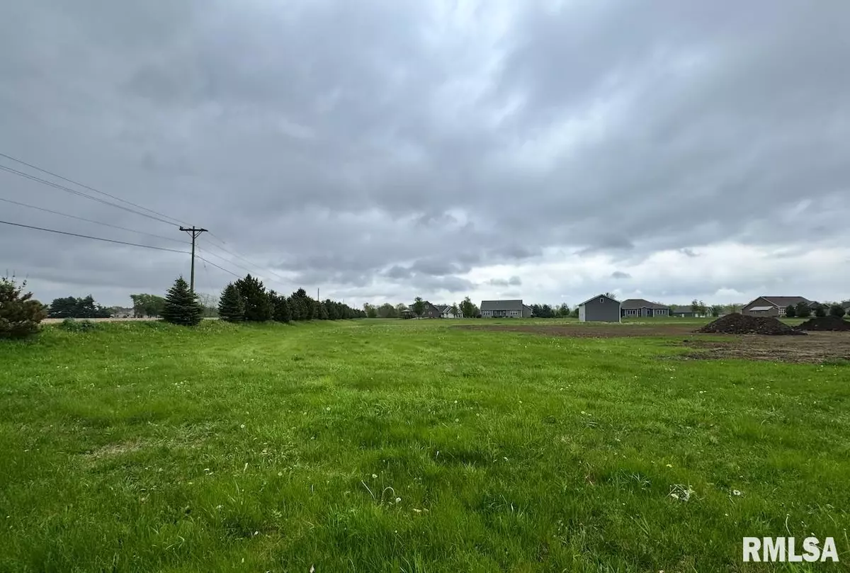 Pekin, IL 61554,1920-1922 MAYFLOWER DR