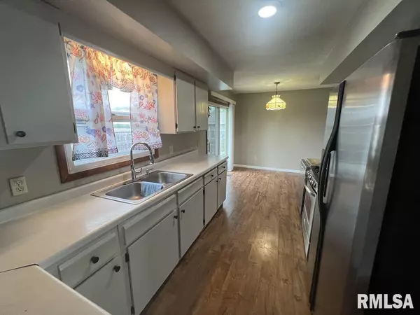 Macomb, IL 61455,7884 E 1100th ST