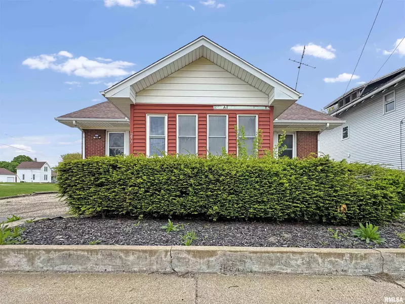277 N HENDERSON ST, Galesburg, IL 61401