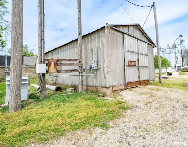 Forest City, IL 61532,100 S MAIN ST