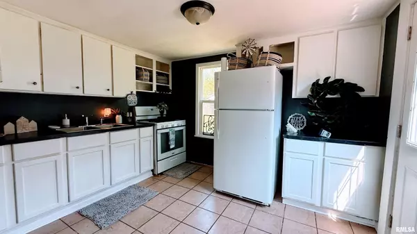 Pekin, IL 61554,1204 MAPLE ST