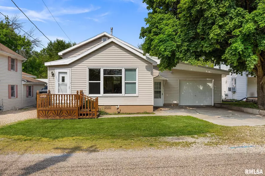 105 S SPRUCE ST, Delavan, IL 61734