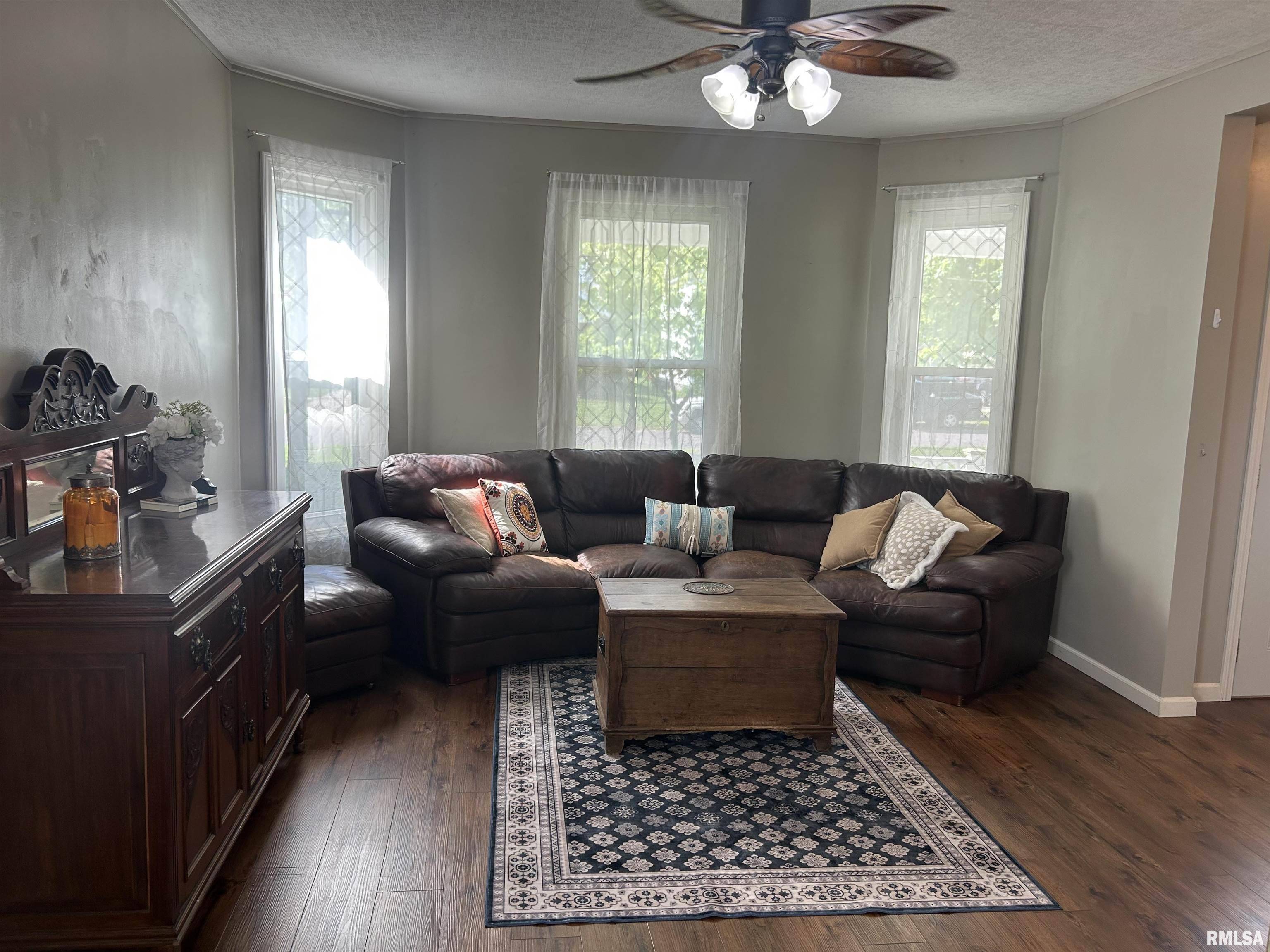 El Paso, IL 61738,335 E 2ND ST