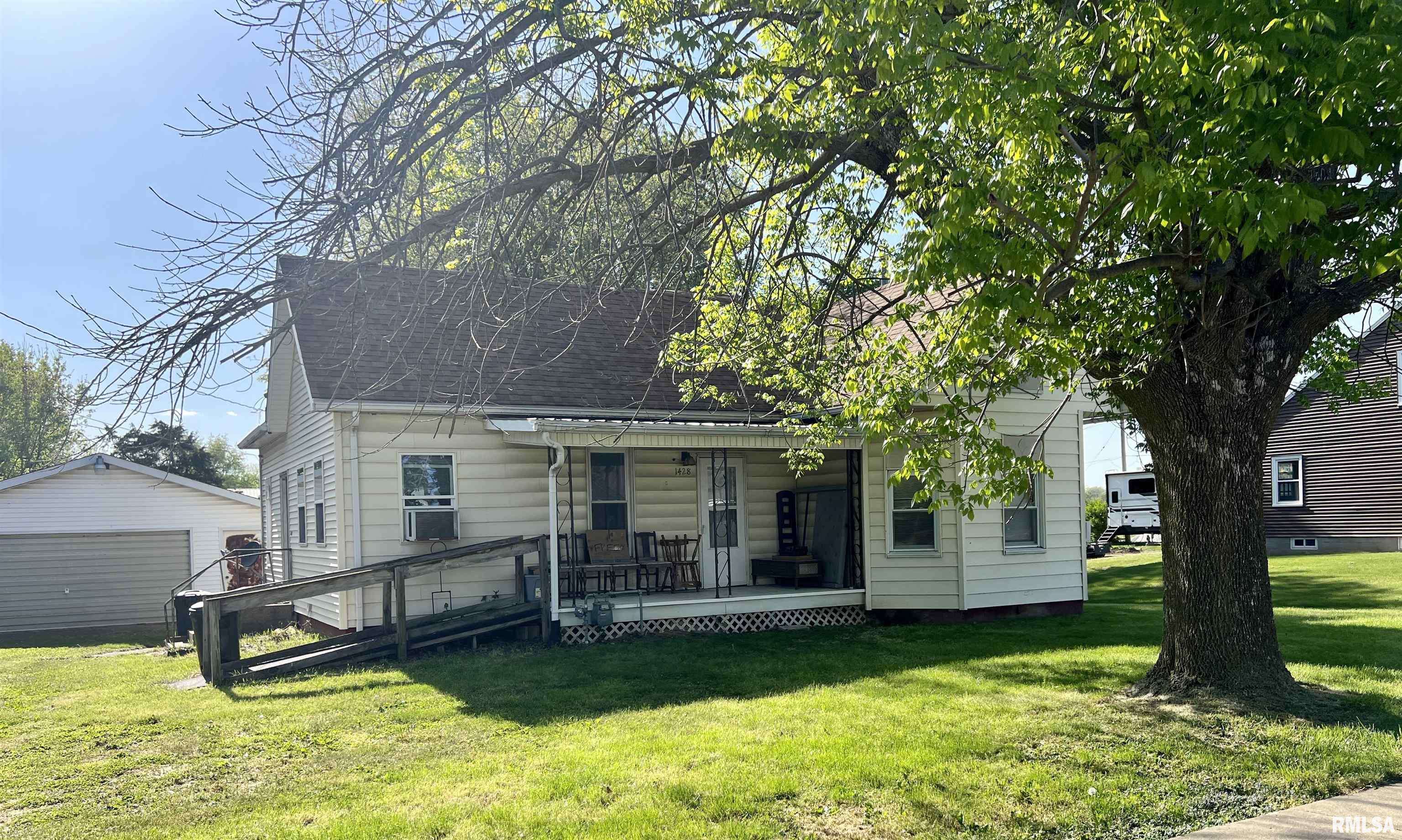 1428 N MAIN ST, Lewistown, IL 61452