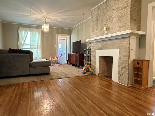 Macomb, IL 61455,411 W JEFFERSON ST