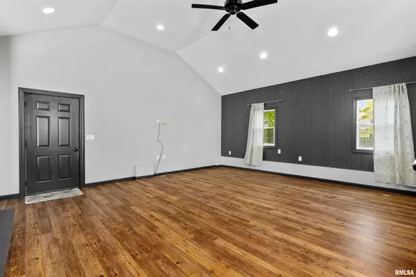 Peoria, IL 61614,905 W WILSHIRE DR