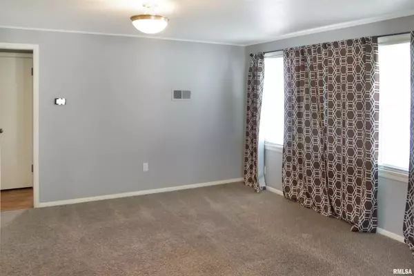 Princeville, IL 61559,110 S TREMONT AVE