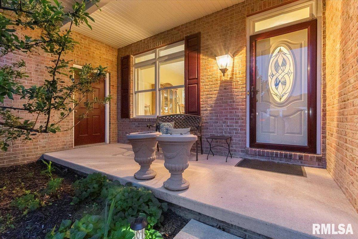 Washington, IL 61571,1963 CHESTNUT LN