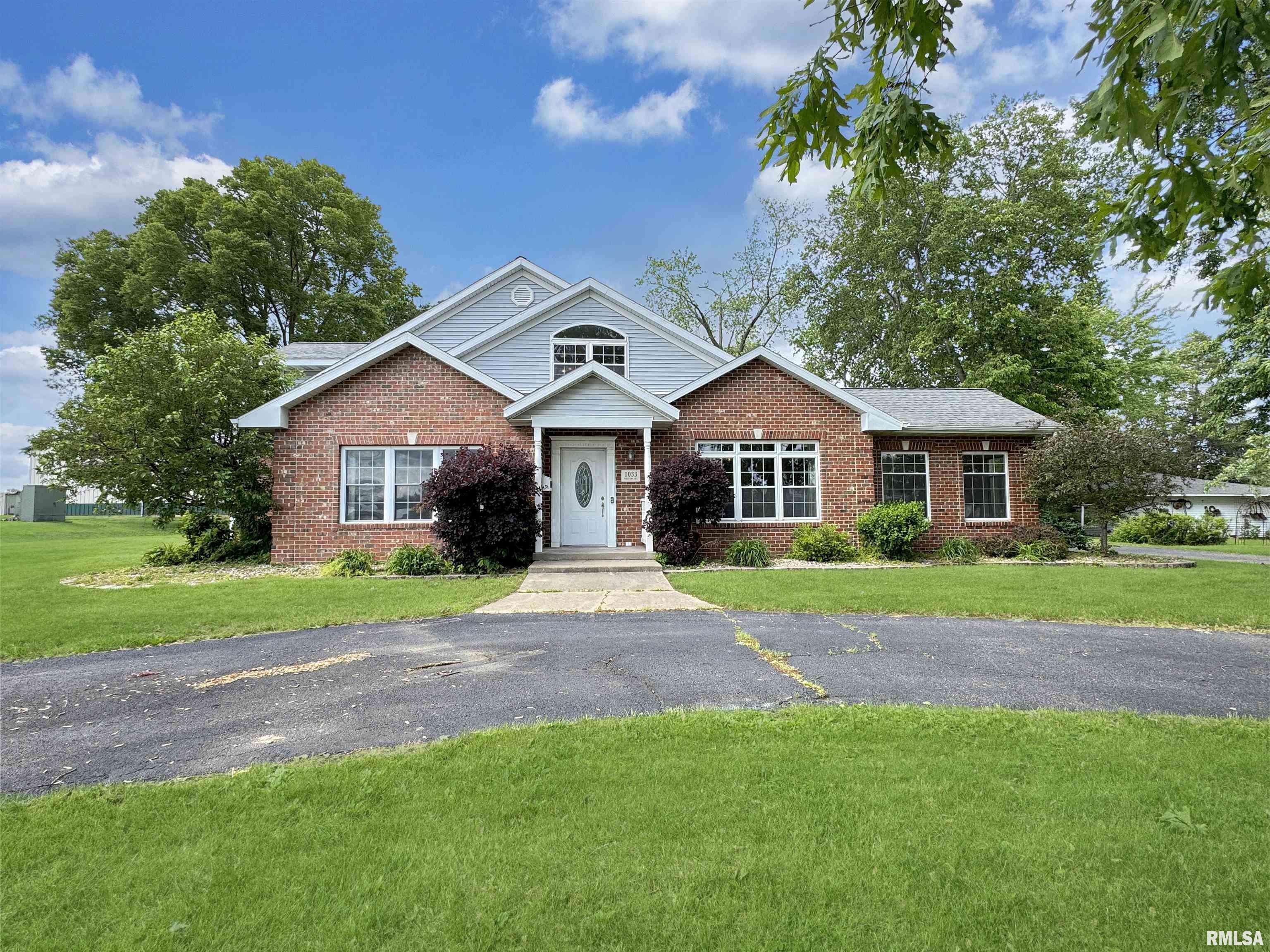 1033 WESTERN AVE, Henry, IL 61537