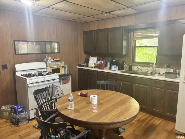 Peoria, IL 61605,2807 W MARQUETTE ST