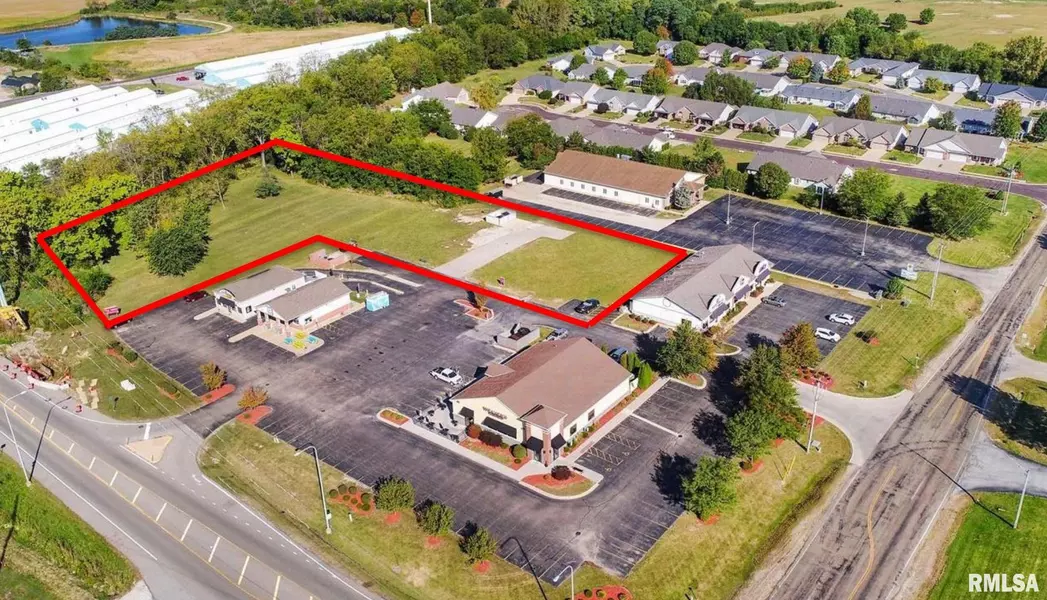 N RADNOR RD, Peoria, IL 61615