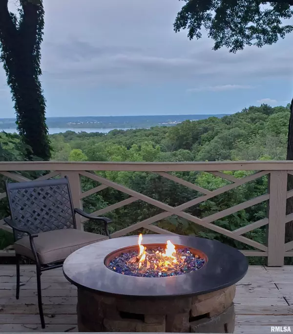 Peoria, IL 61615,158 W DETWEILLER DR