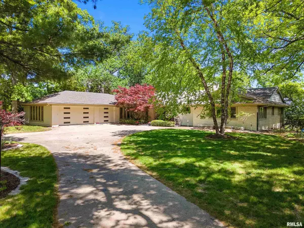 Peoria, IL 61615,158 W DETWEILLER DR